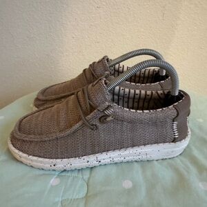 Hey Dude Walnut Kids Shoes Size  2